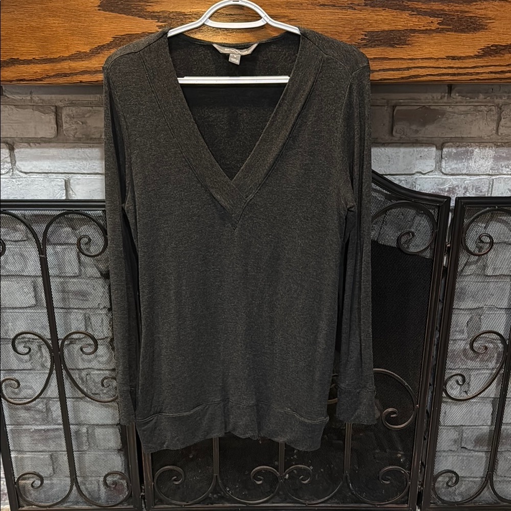 Dark Gray V-Neck Market and Spruce top